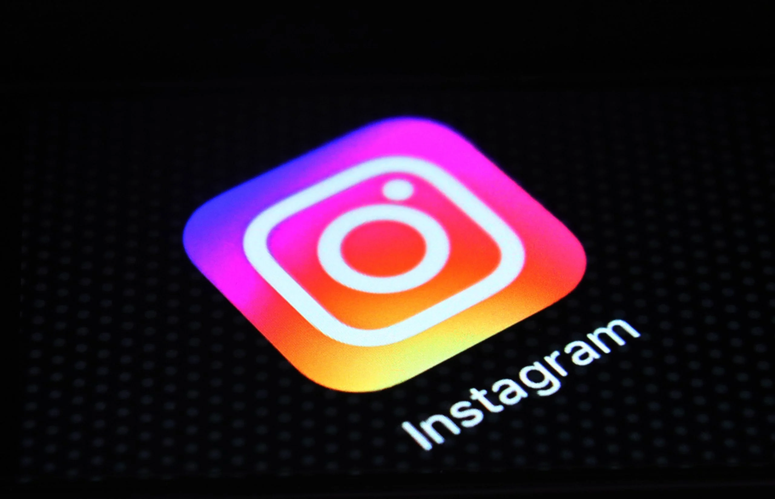 Més de la meitat dels usuaris d'Instagram a Catalunya es configurarien l'app en català