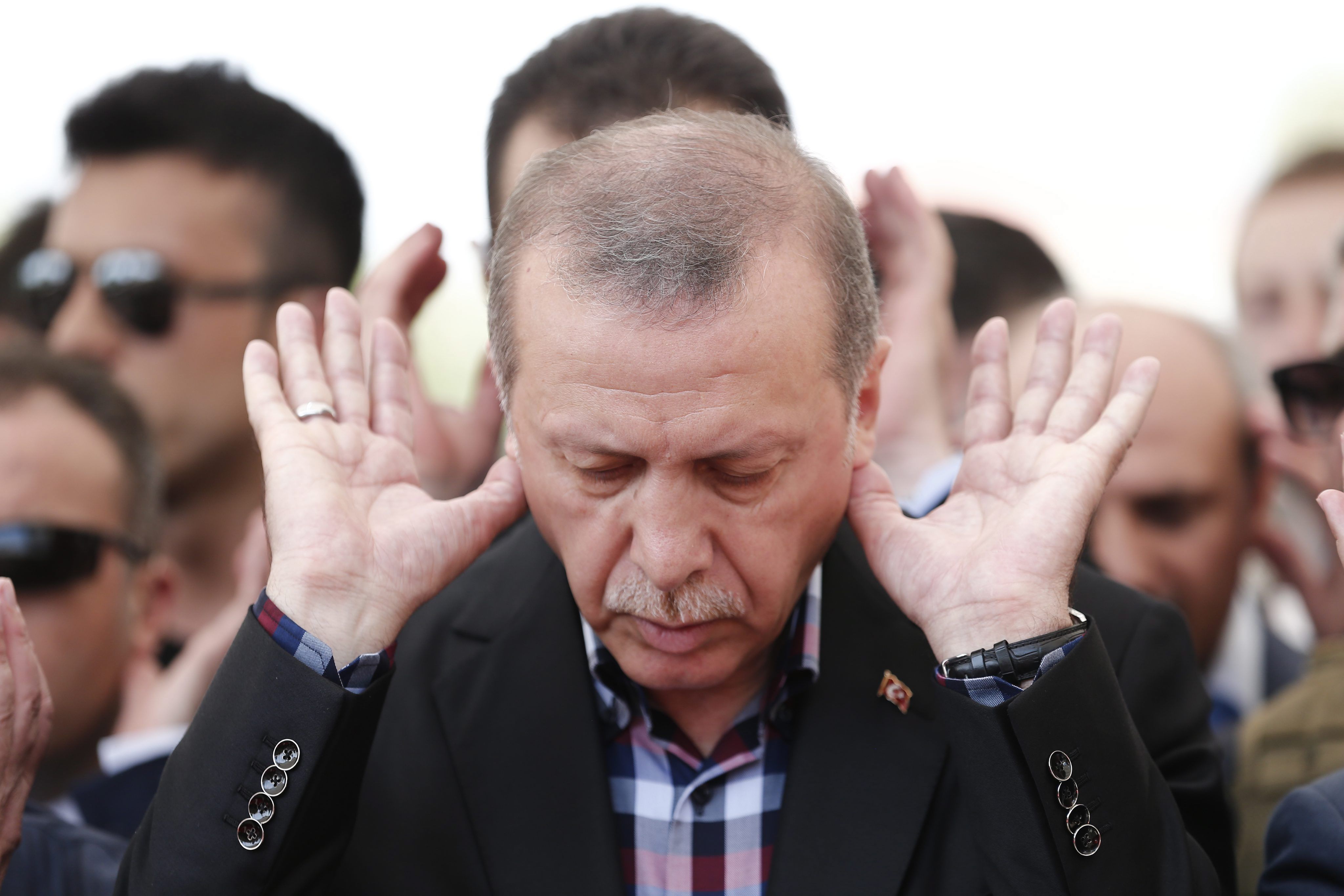 La "operación de limpieza" de Erdogan suma ya más de 6.000 detenidos