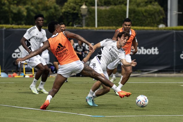 Alvaro Odriozola entrenamiento Real Madrid / Foto: EFE