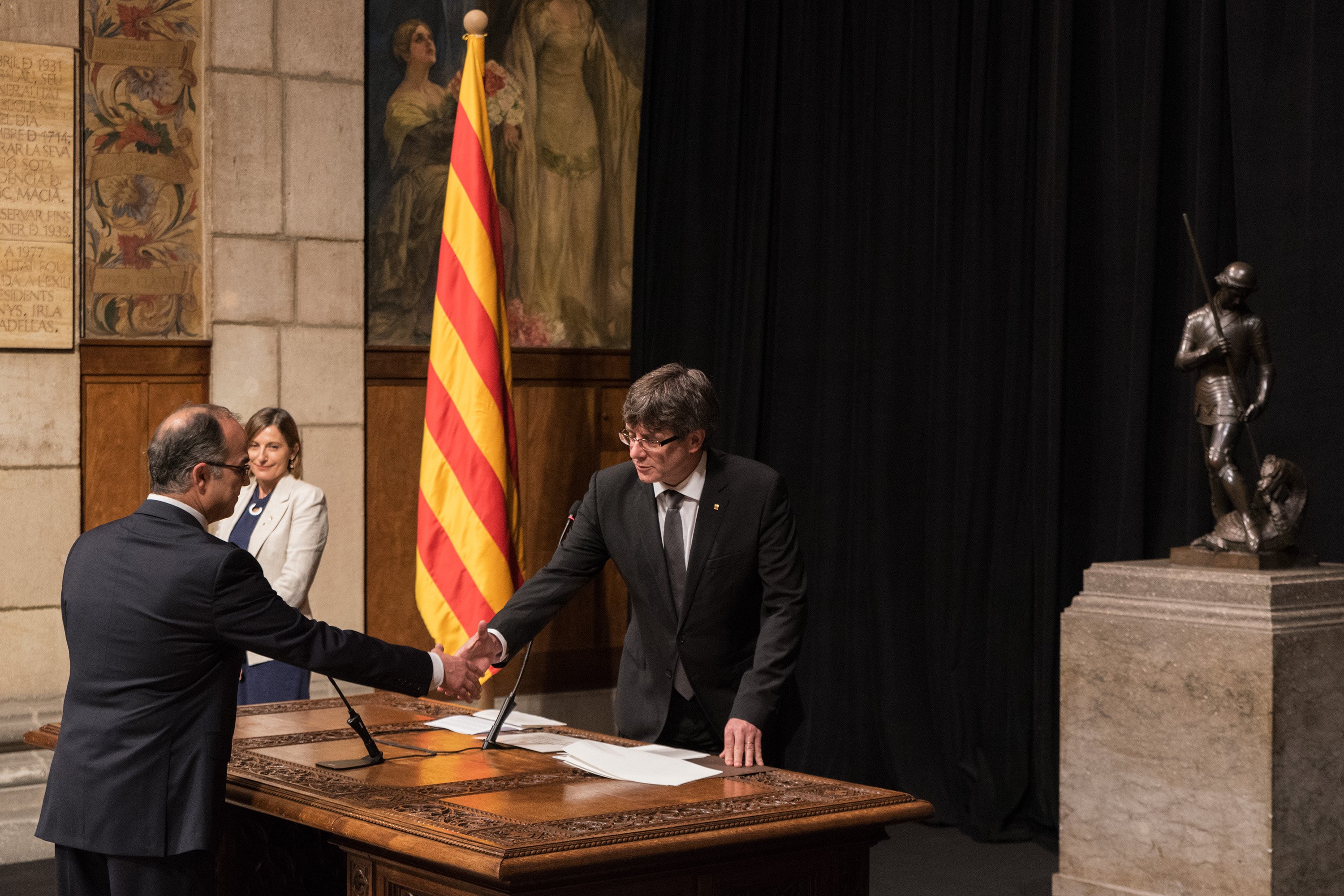 Puigdemont destaca el compromiso de los nuevos consellers con el procés