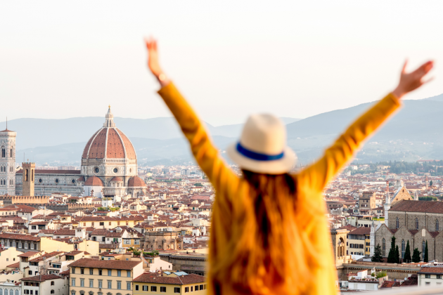 Una jove viatgera. / Unsplash Una jove viatgera. / Unsplash