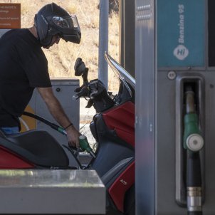 El IPC modera el crecimiento hasta el 6,8% en noviembre por el descenso del coste de la luz y la gasolina