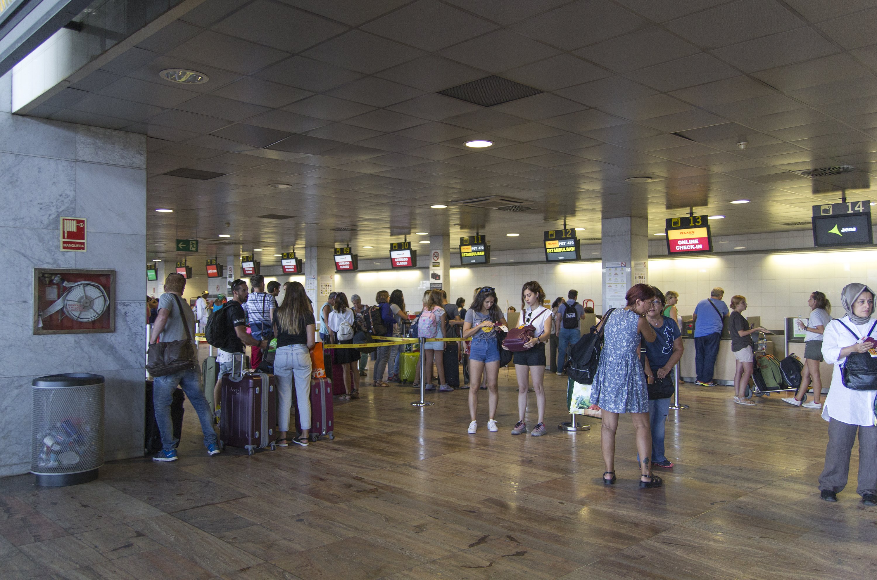 VÍDEO: Rebelión en un avión en Barcelona para evitar una deportación a Senegal