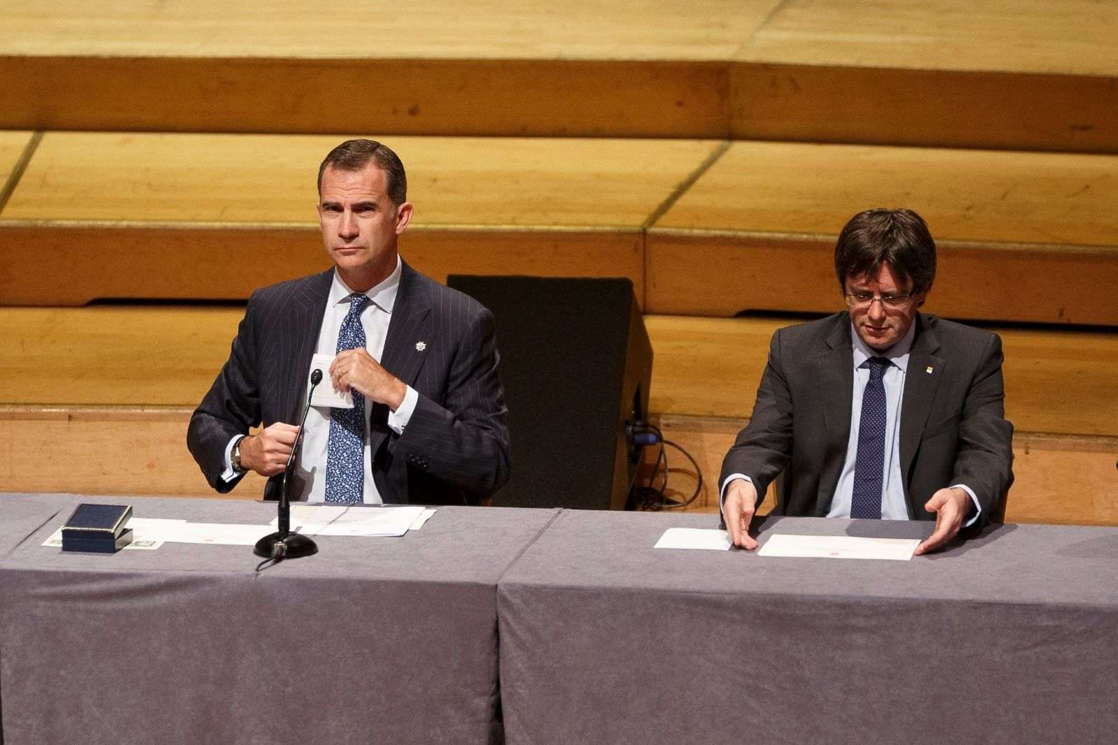 Felipe VI llama a respetar la independencia judicial