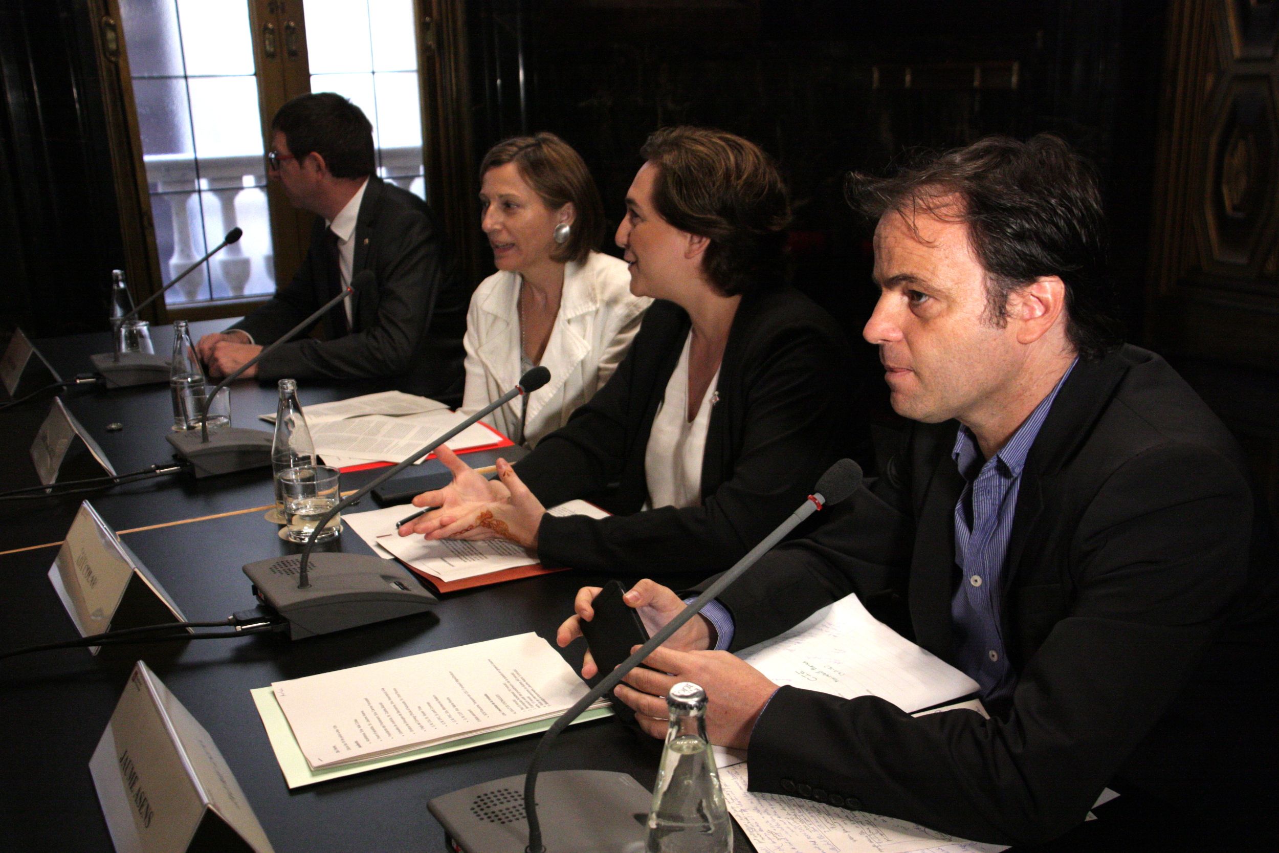 Barcelona estudia pedir responsabilidades penales a Interior por reabrir el CIE