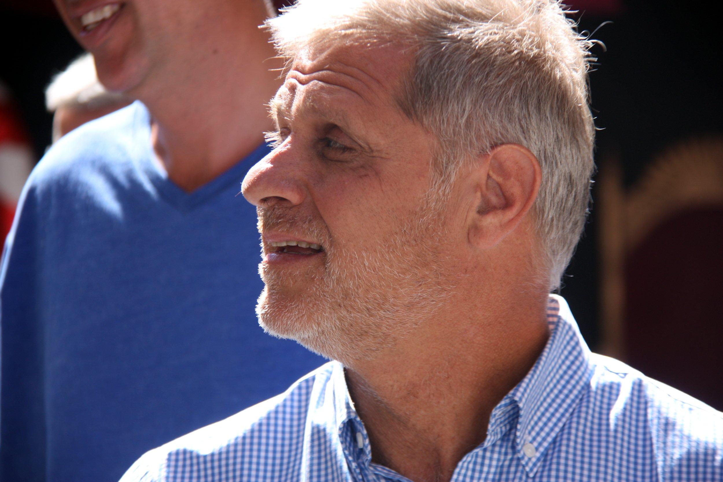 Fernández, a Colau: "El lunes coge el metro y no el coche oficial"