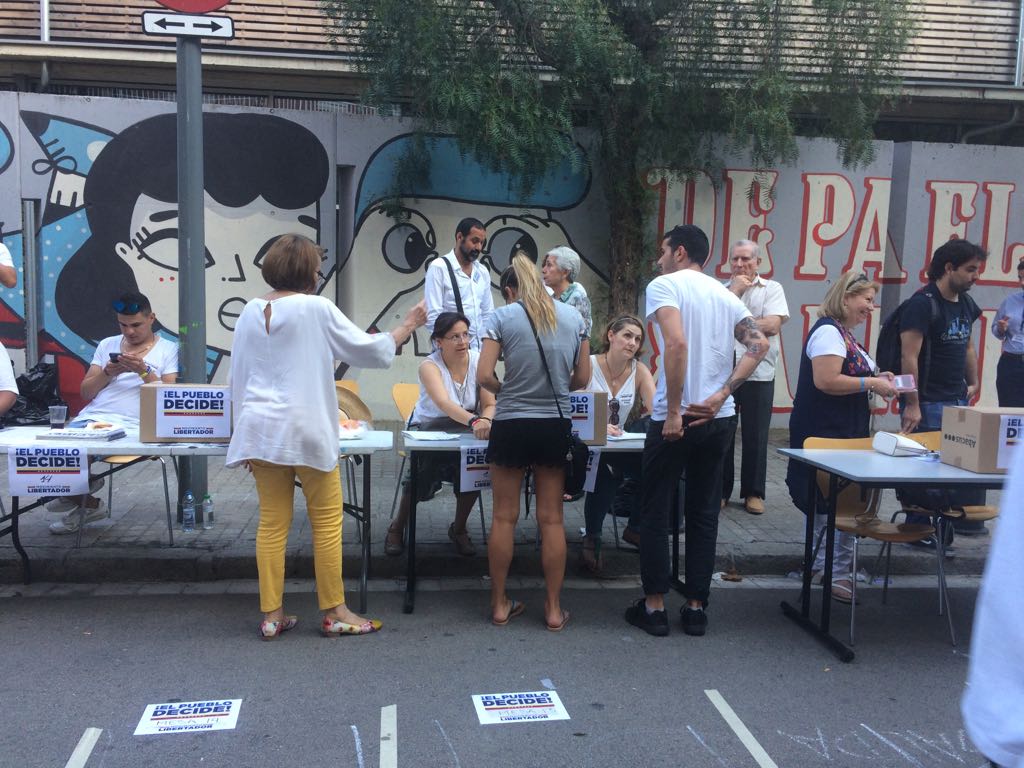 El PDeCat ve en las trabas de Colau al referéndum venezolano la antesala del 1-O