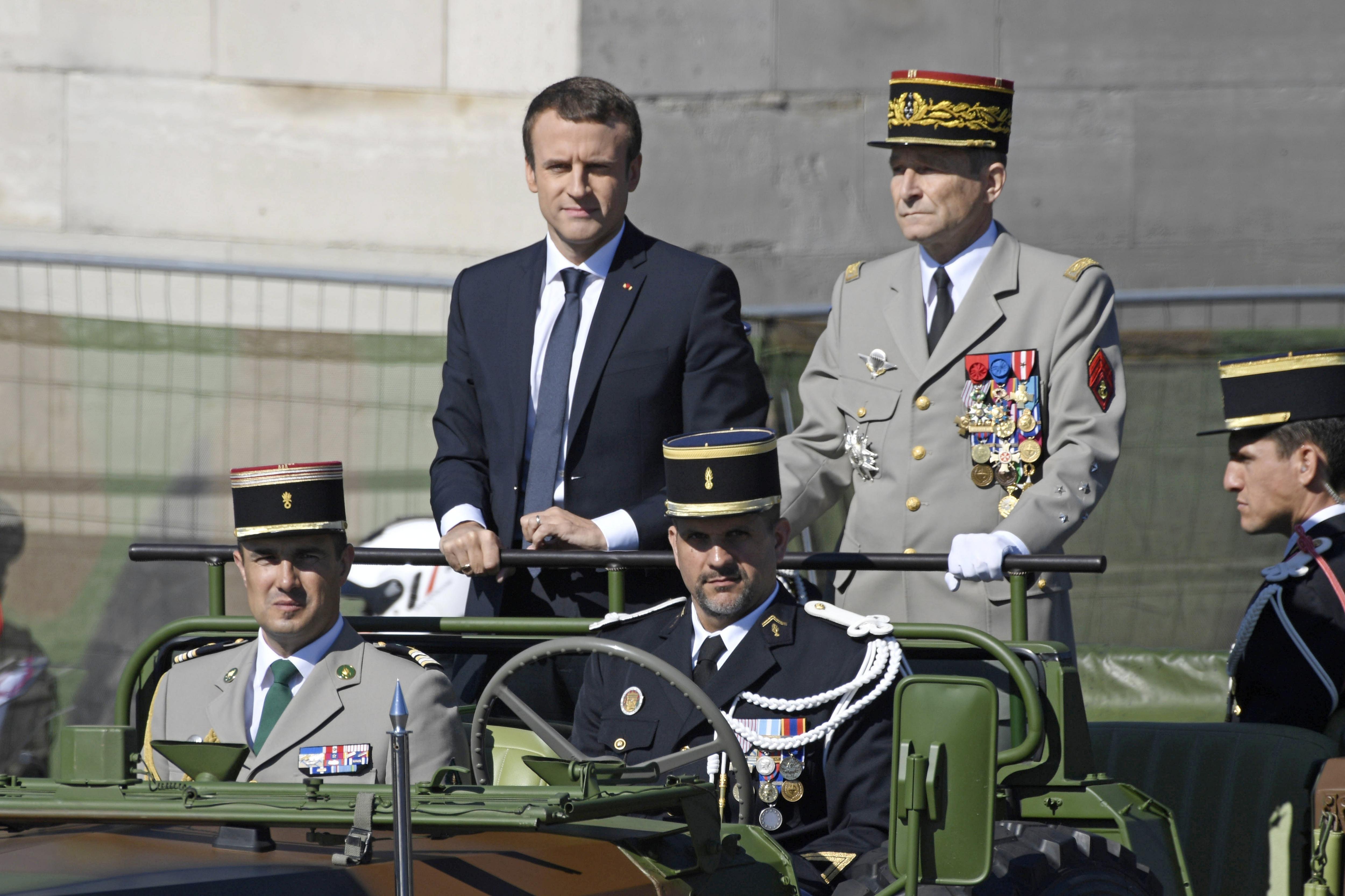 Dimite el jefe de Estado Mayor francés por diferencias con Macron