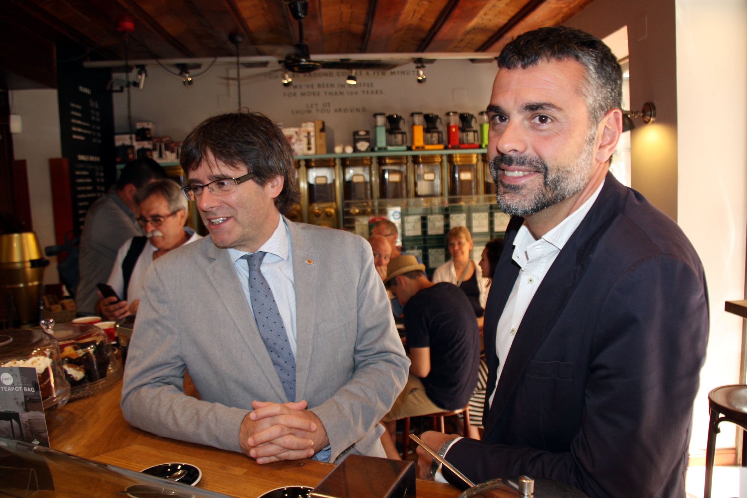 Santi Vila obté el suport de Puigdemont, la CDC oficial i alcaldes