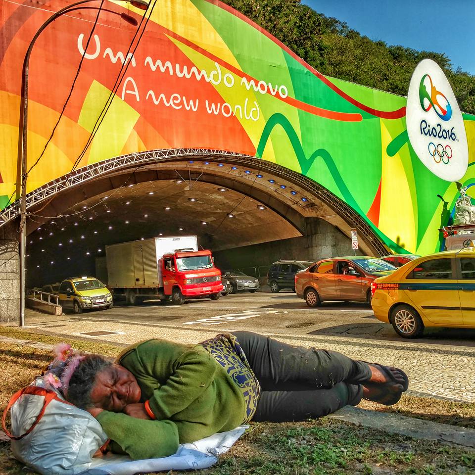 Rio decora la ciutat per amagar la misèria abans dels Jocs