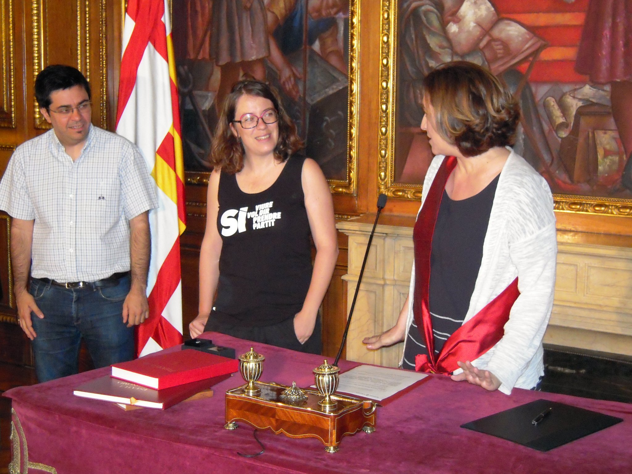 Reguant pren possessió del càrrec de regidora a l'Ajuntament de Barcelona