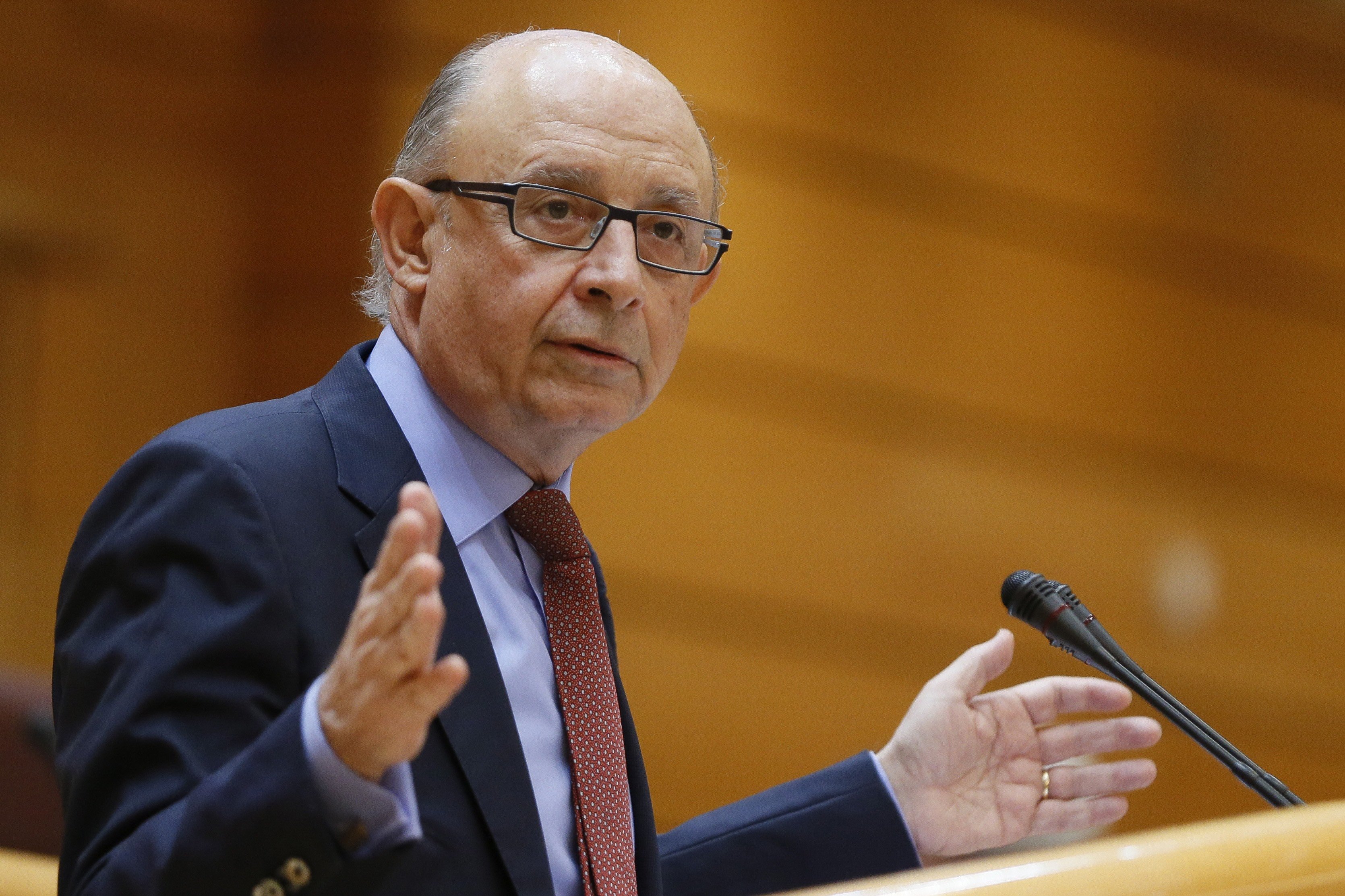 Montoro apercibe a la Generalitat para que explique cómo paga la web del referéndum