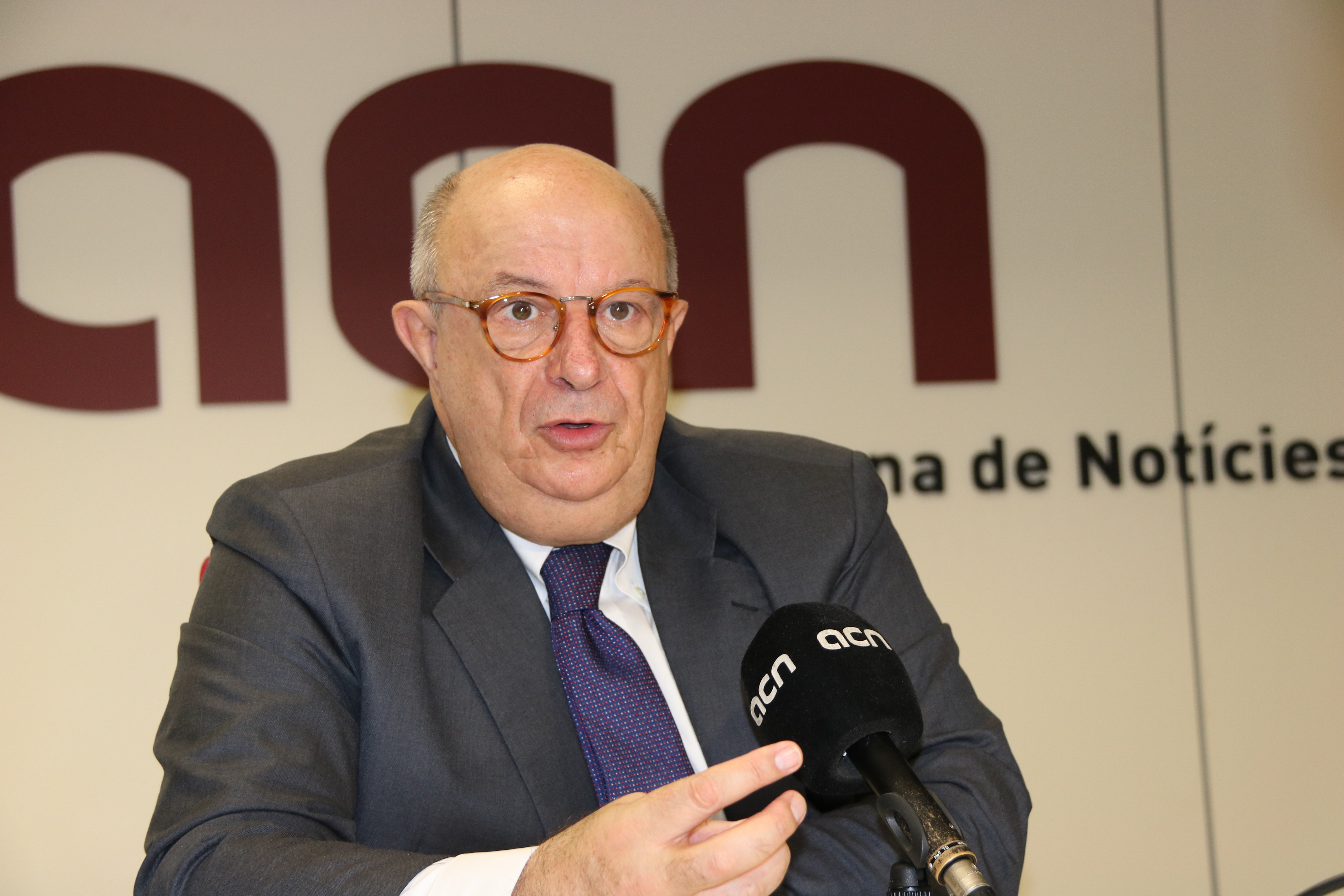 Santiago Fisas y Josep Ramon Bosch rompen el carnet del PP y se acercan a Valls