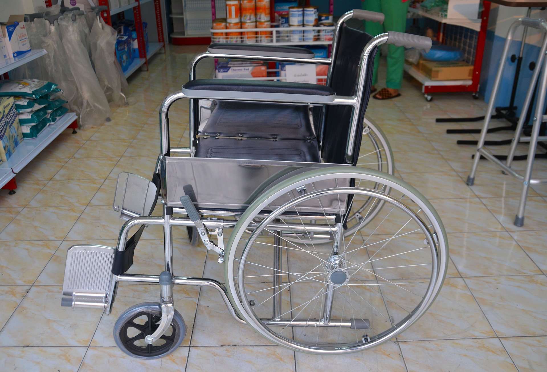 Roban la silla de ruedas de la abuela de Marta Pascal mientras estaba en misa