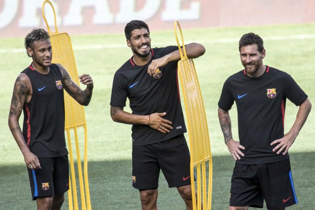 Neymar Suárez y Messi entrenamiento Efe