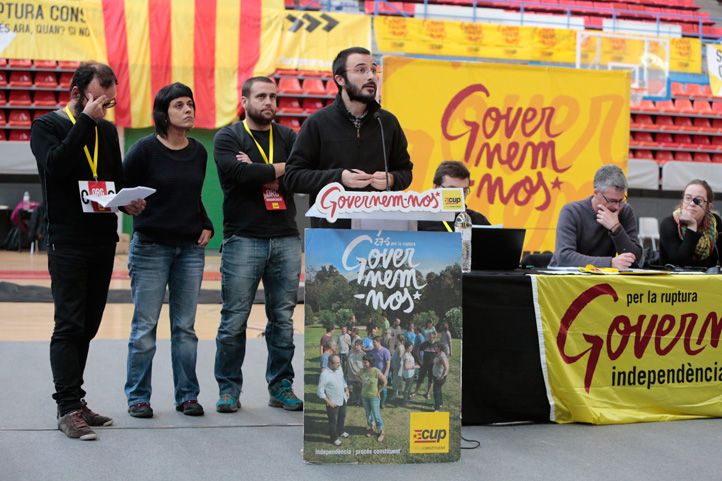 CUP: investir Mas amb 2 vots o rebutjar-lo amb 10 abstencions