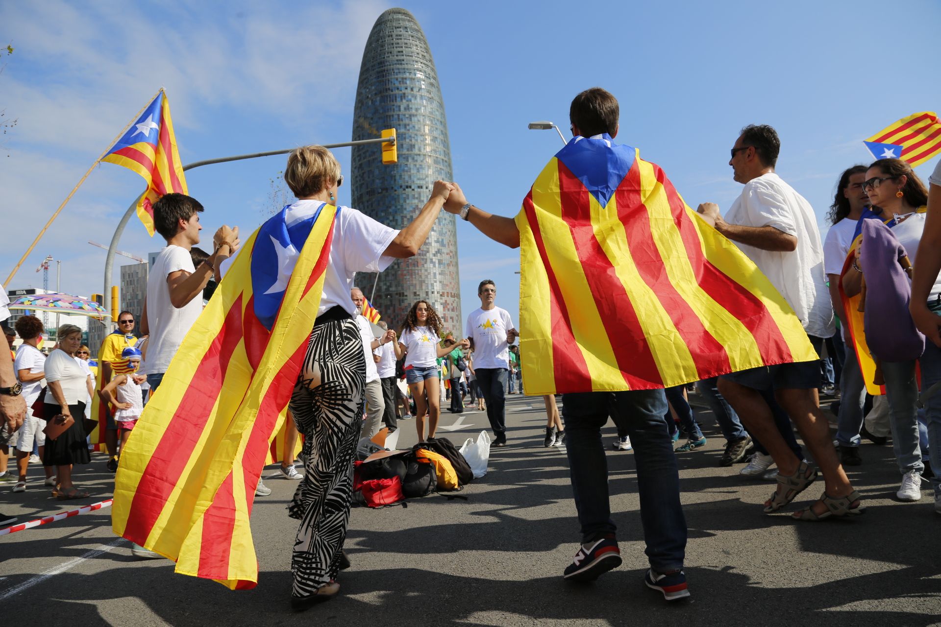 Tres noies estudien denunciar una agressió per parlar català a Mataró