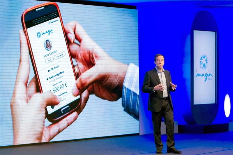 CaixaBank crea el primer banc per a nadius digitals