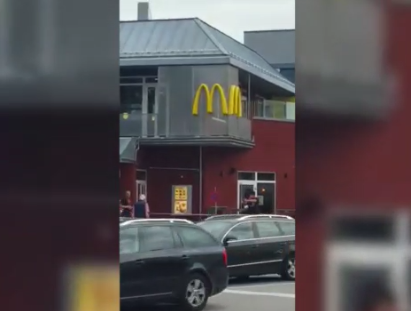 Vídeos: El atacante abre fuego en el centro comercial de Munich