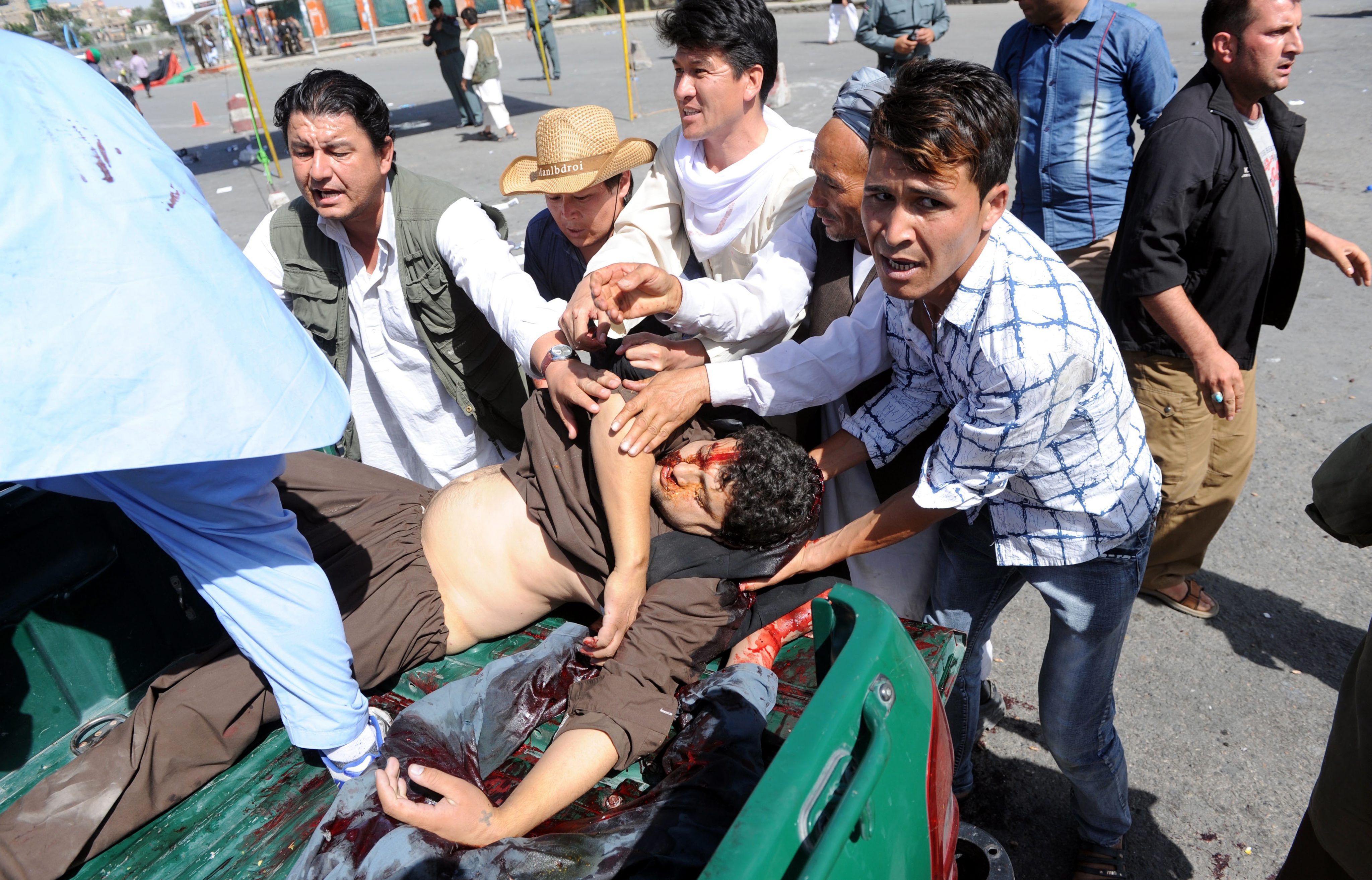 Un atemptat d'EI a Kabul deixa més de 80 morts