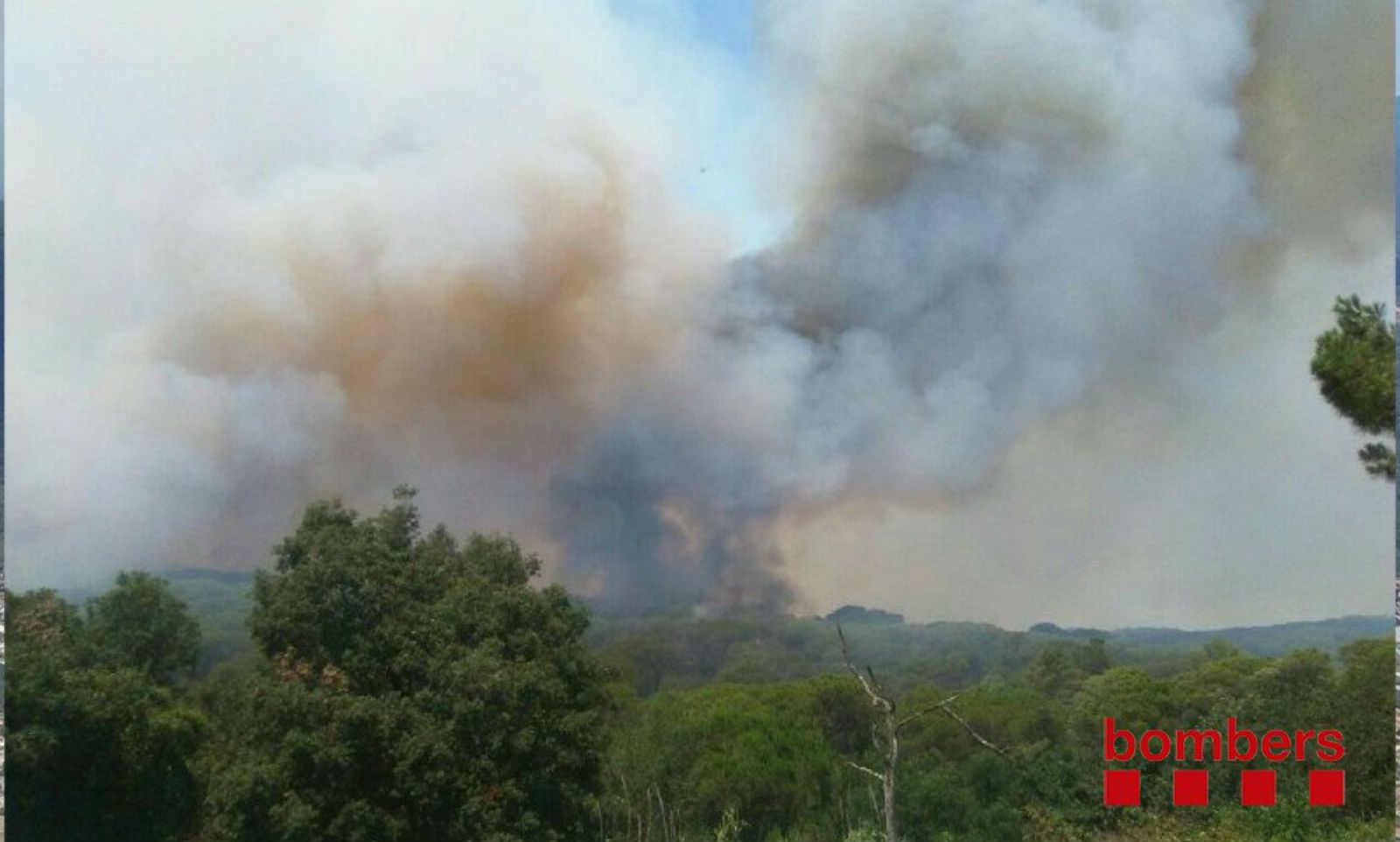 Los Bomberos trabajan en un incendio en Blanes