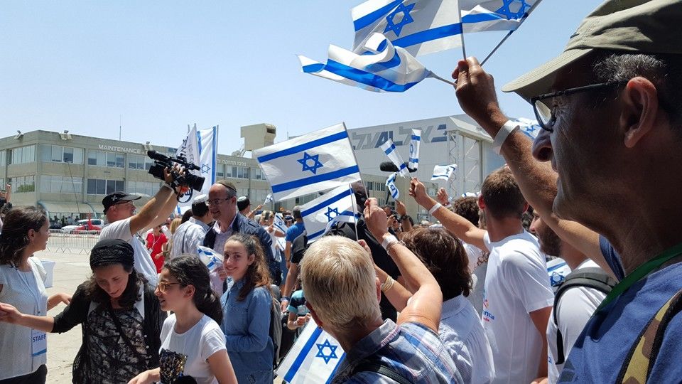 Más de 200 franceses judíos se van a vivir a Israel