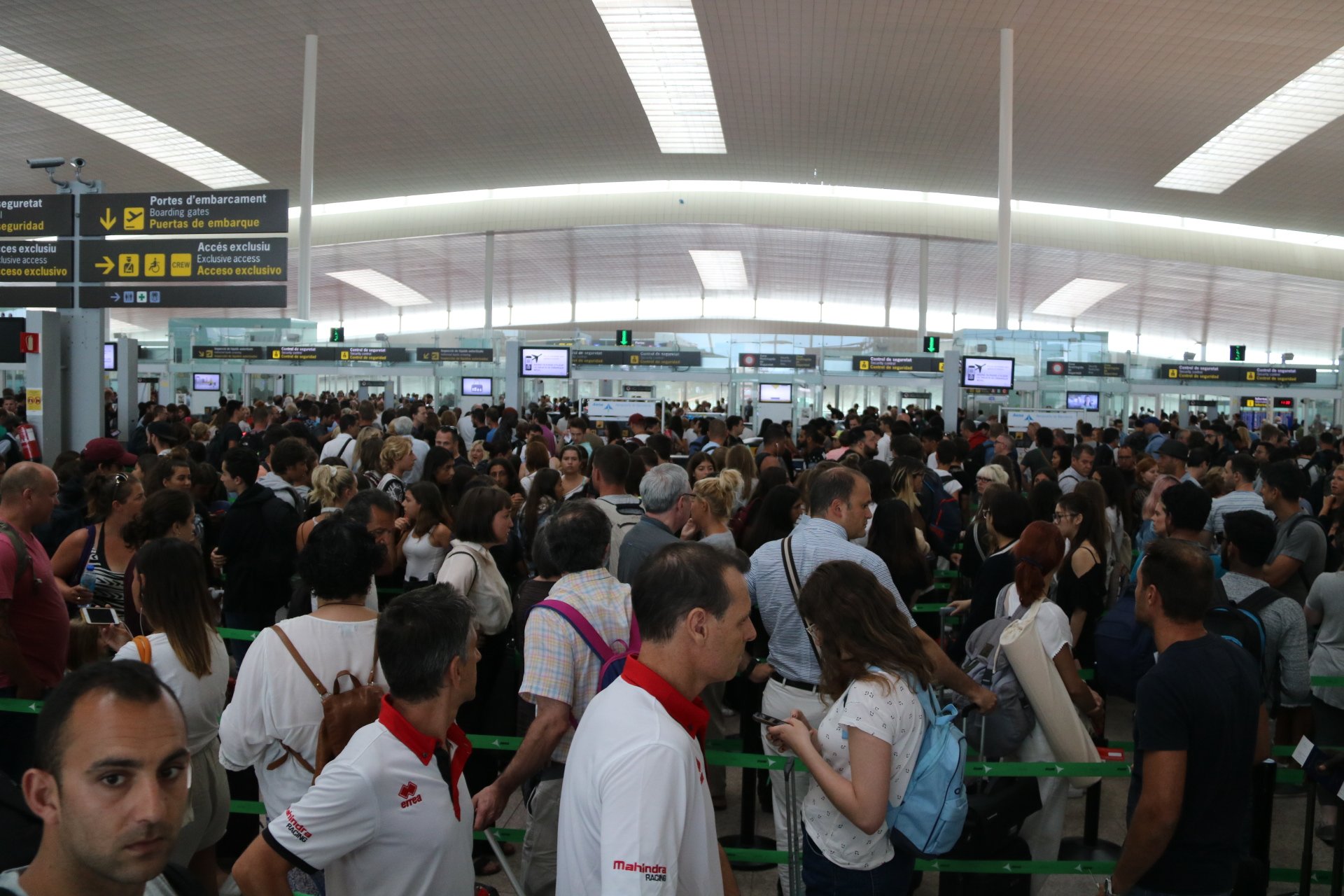 Miércoles negro en el control de pasajeros del aeropuerto del Prat