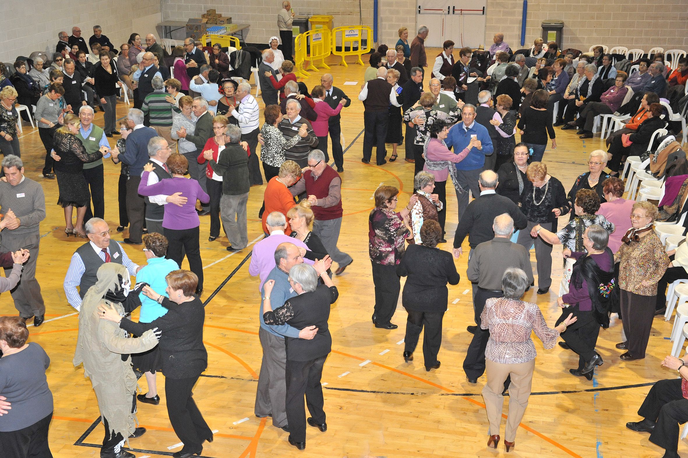 Un 1% más de personas que en el 2015 cobran pensión en Catalunya