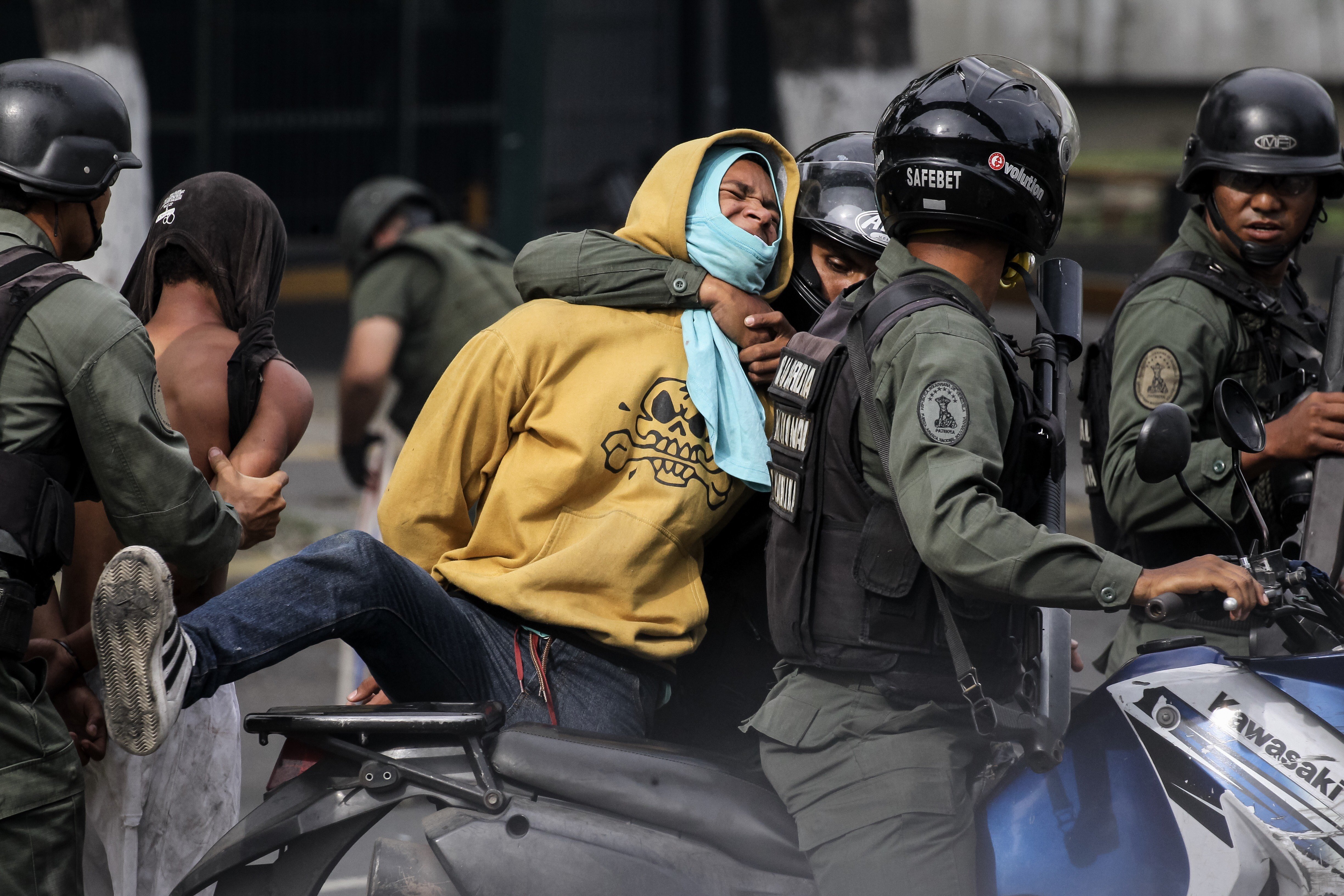 EEUU ordena dejar Venezuela a familias del personal de su embajada en Caracas