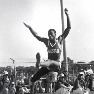 Carl Lewis, el 'fill del vent' banyat en or