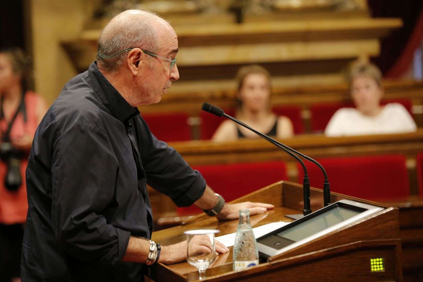 VÍDEO: El emotivo discurso de Llach en defensa de Forcadell y la libertad de expresión