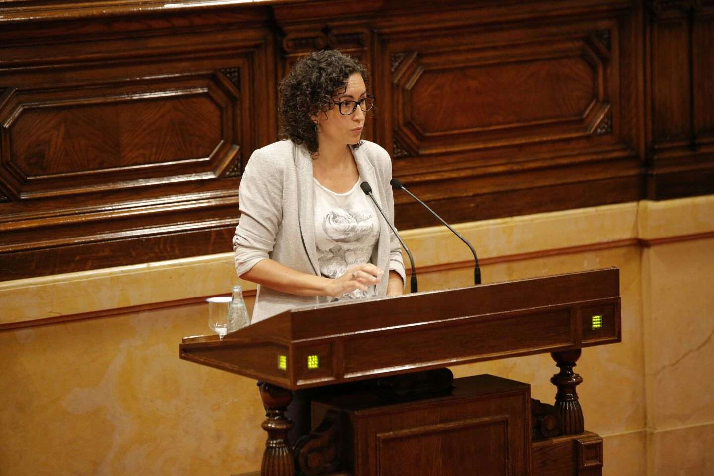 JxSí acepta el aval de la Comisión de Venecia y amplía con CSQP el consenso del referéndum