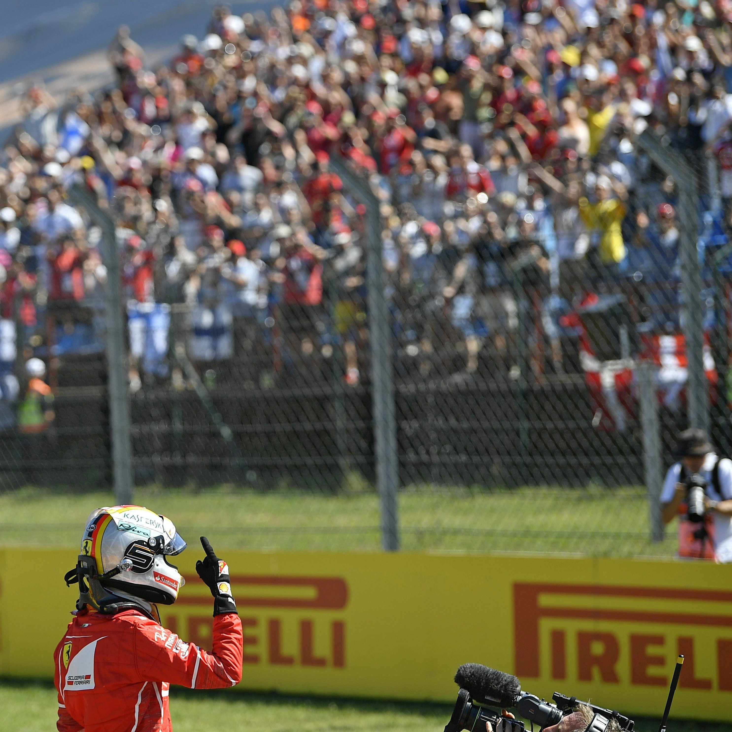 Vettel guanya i Alonso reneix a Hongria