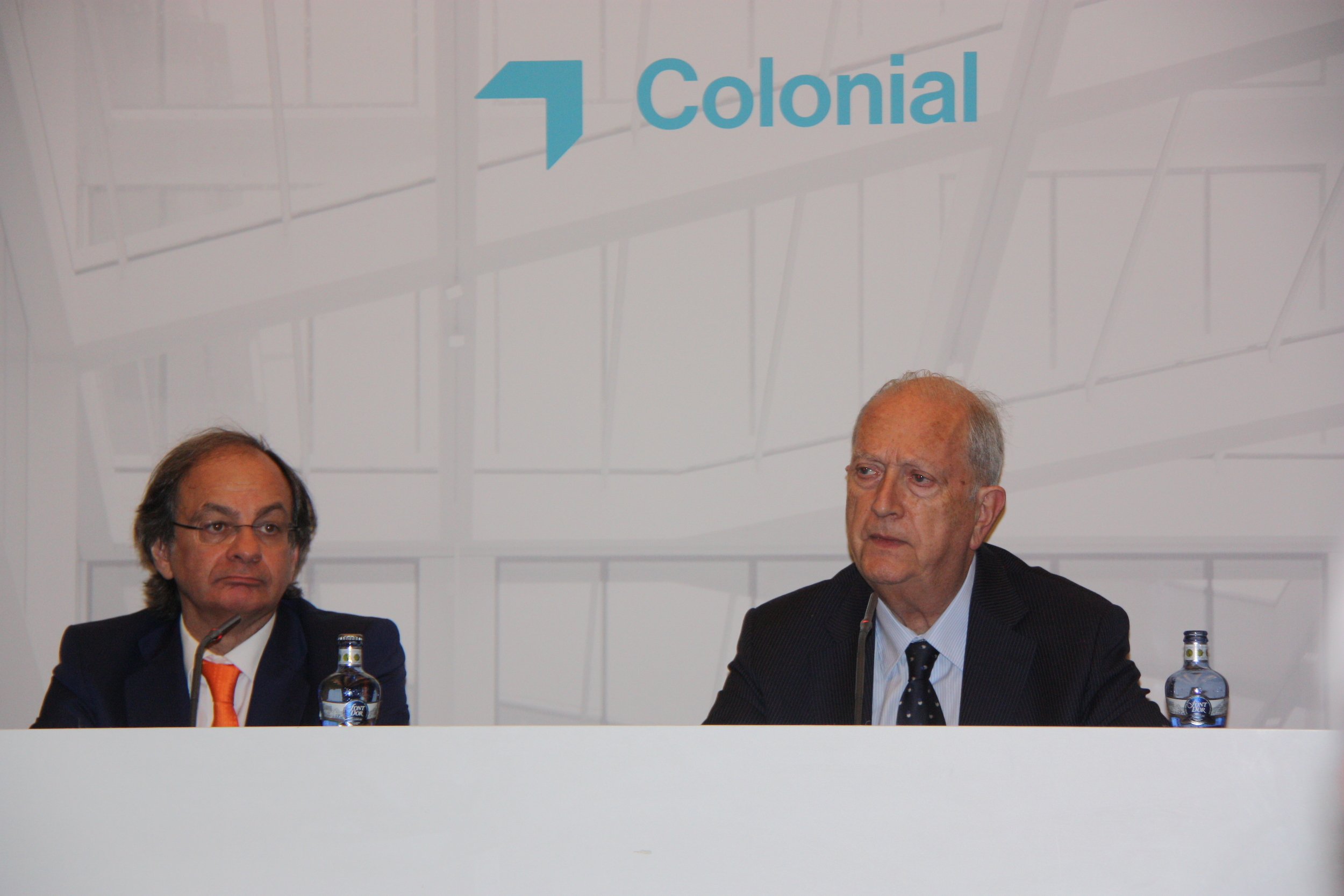 Colonial gana 338 millones durante el primer semestre, un 33% más