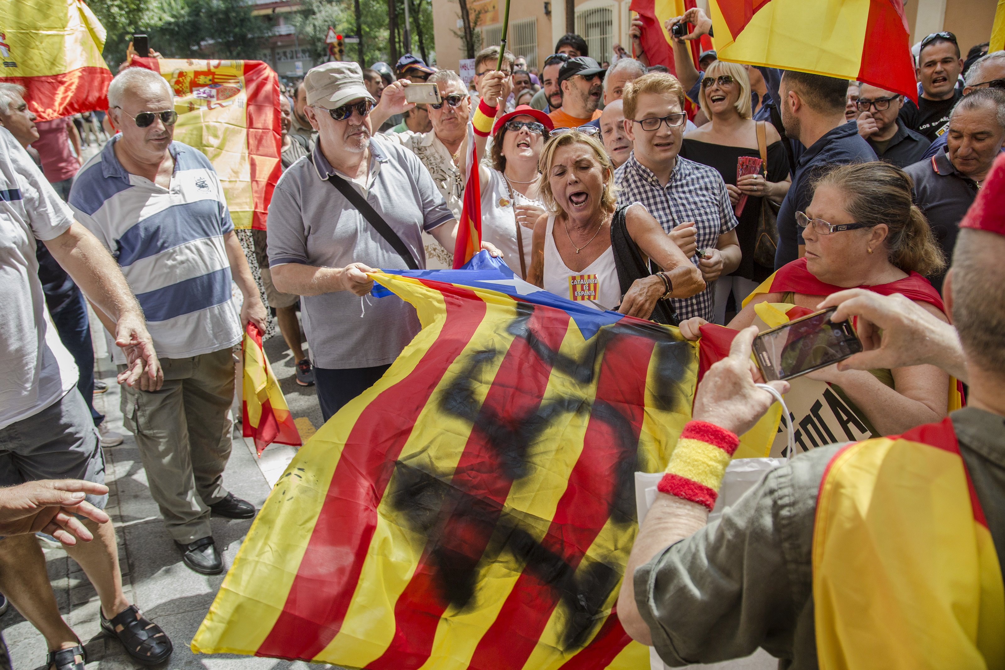 Catalunya y España cara a cara ante la Guardia Civil