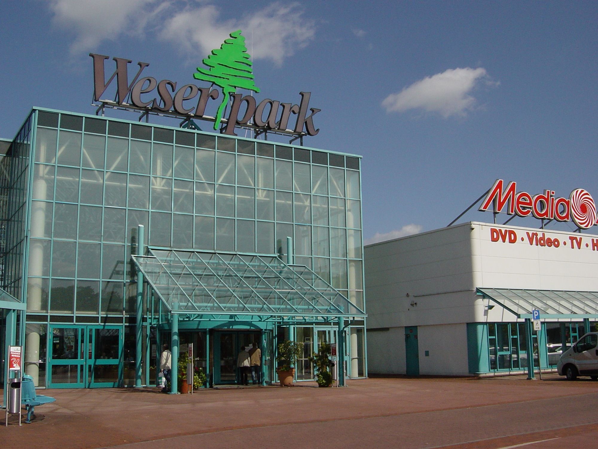 Detingut un jove que va provocar l'evacuació d'un centre comercial a Bremen