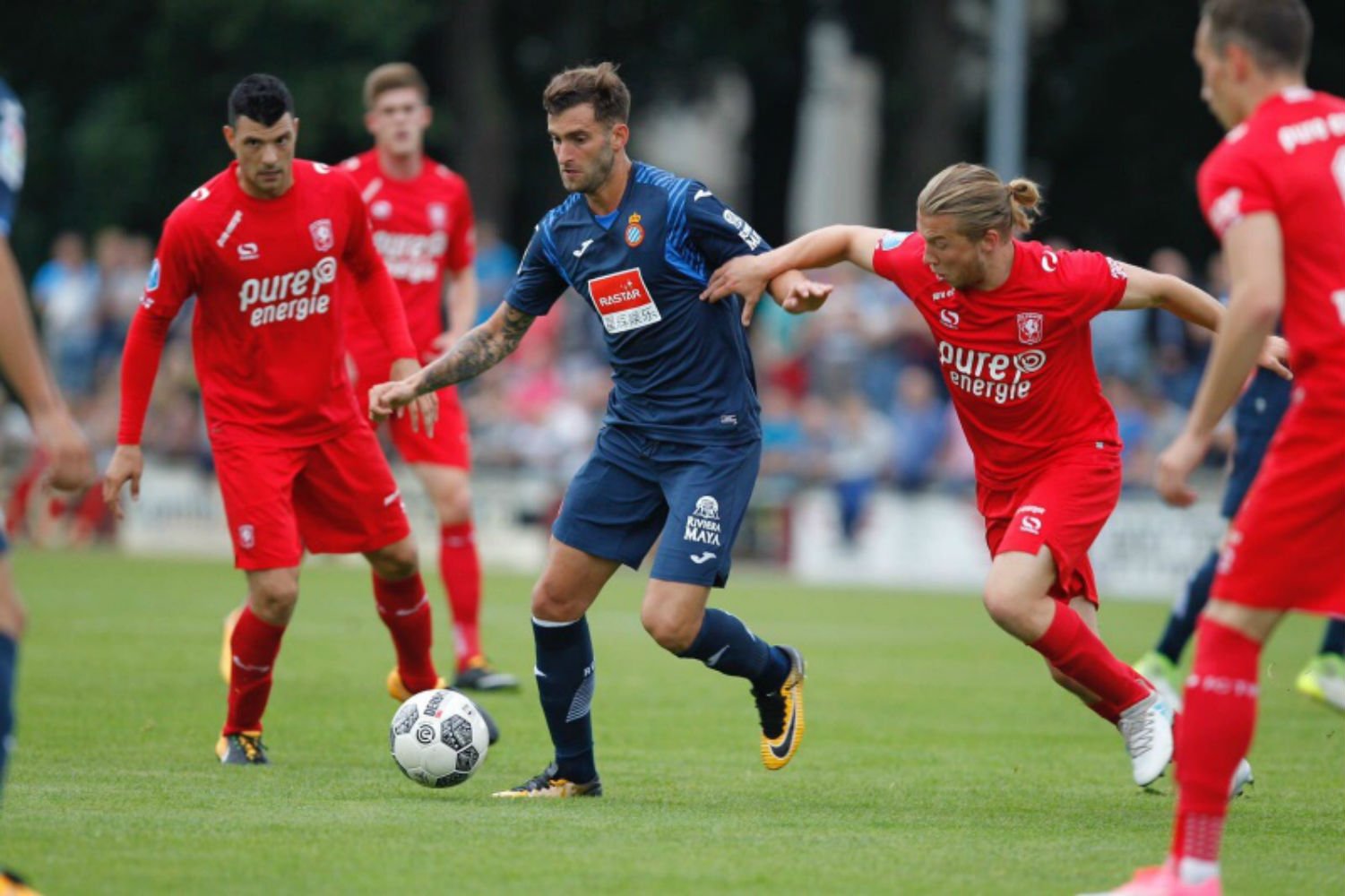 El Espanyol empata ante el Twente con polémica (0-0)