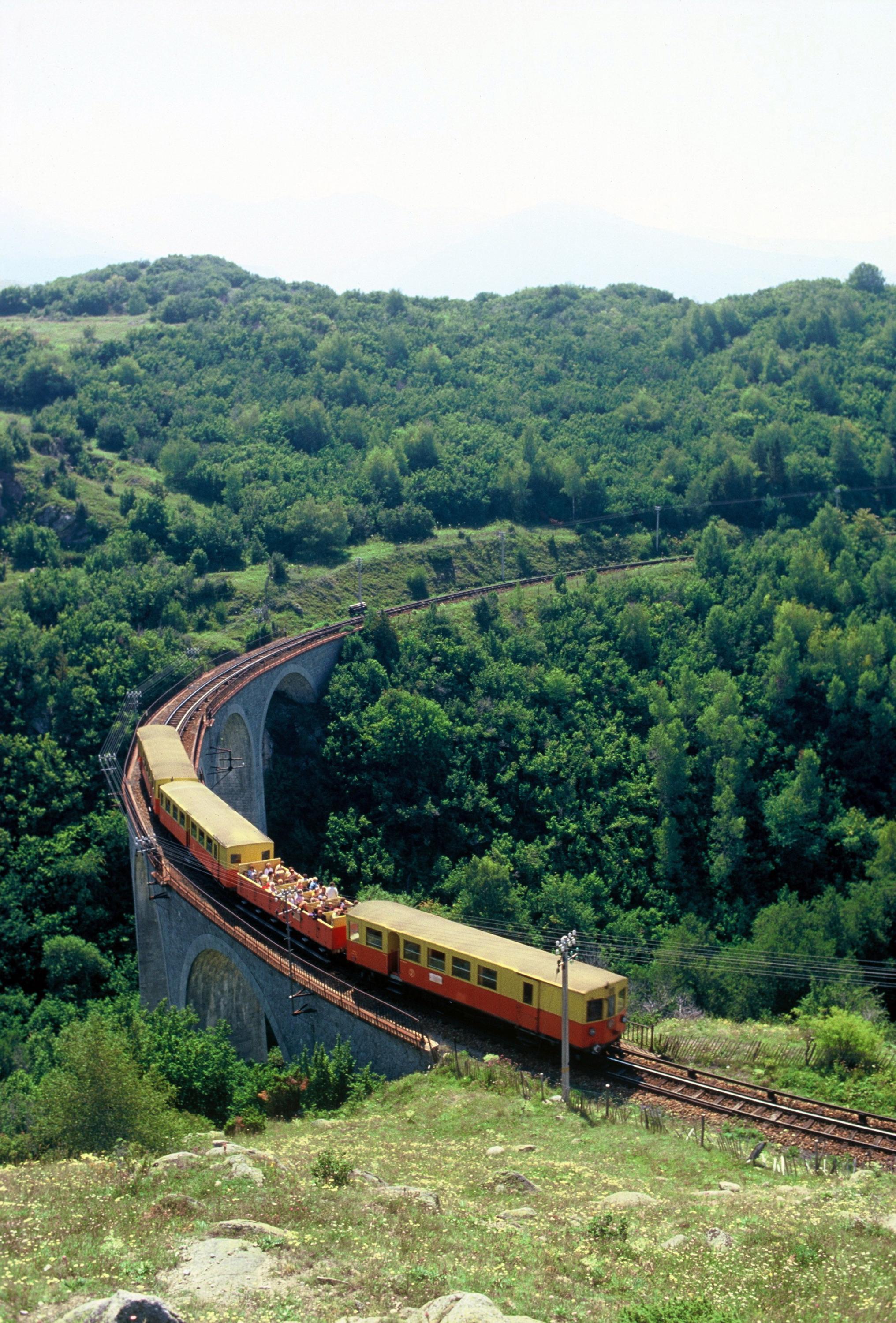 El tren amarillo. Fotografía: SNCF Médiathèque - BRUNO VIGNAL.