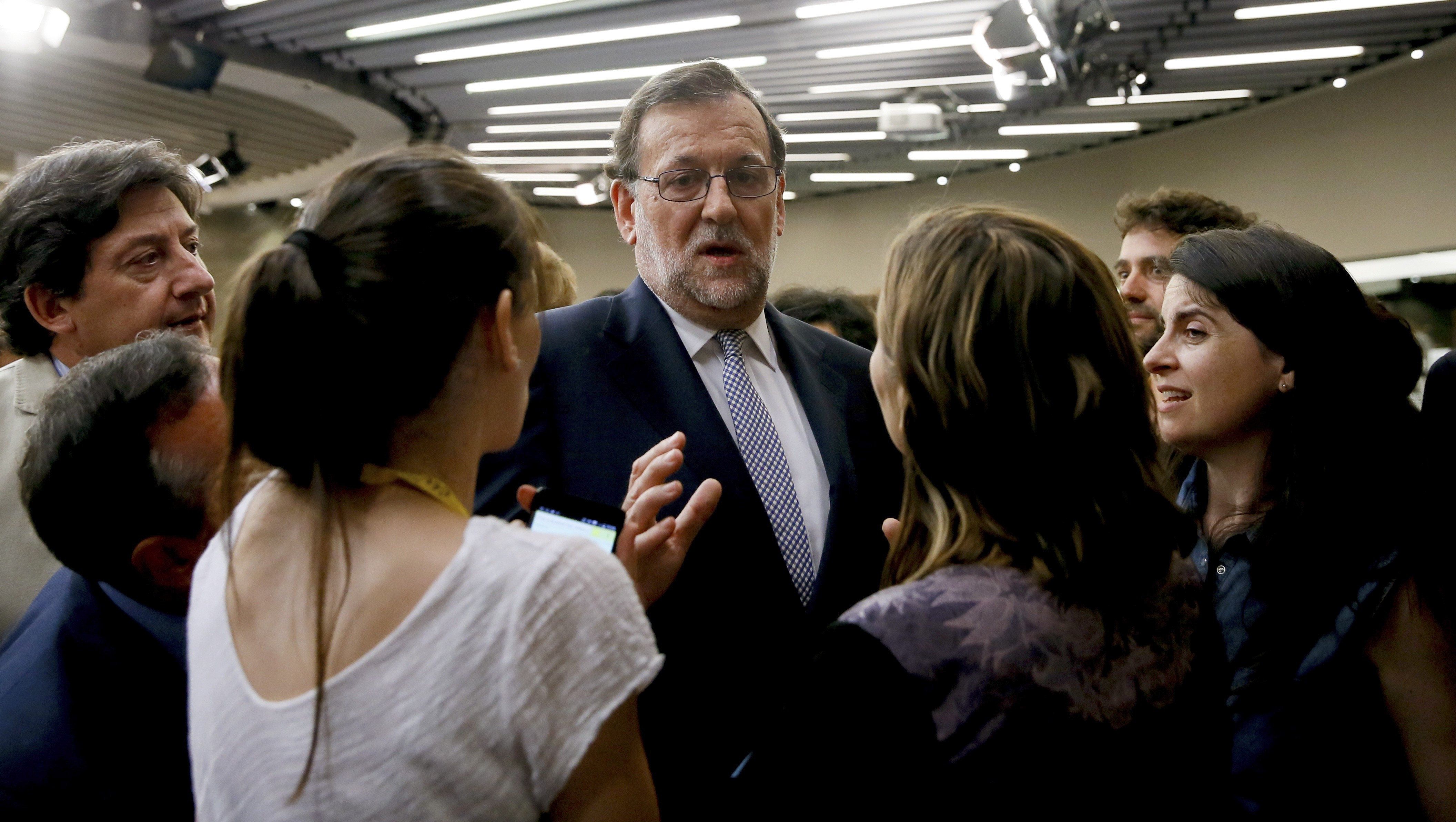 Rajoy manté els interrogants sobre la investidura davant d'una oposició immòbil
