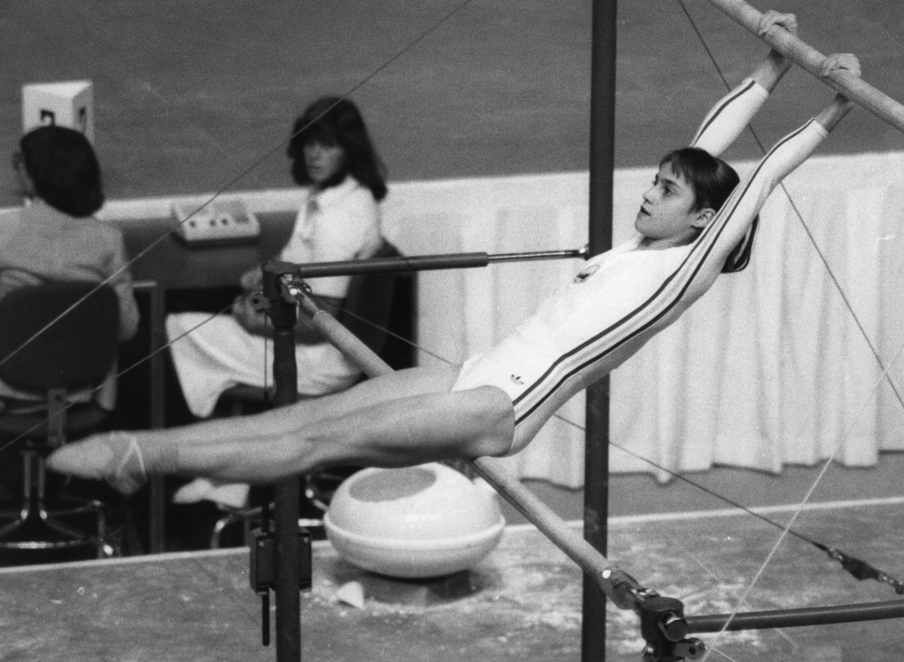 Nadia Comaneci, el cuento de hadas (y monstruos) de la pequeña comunista