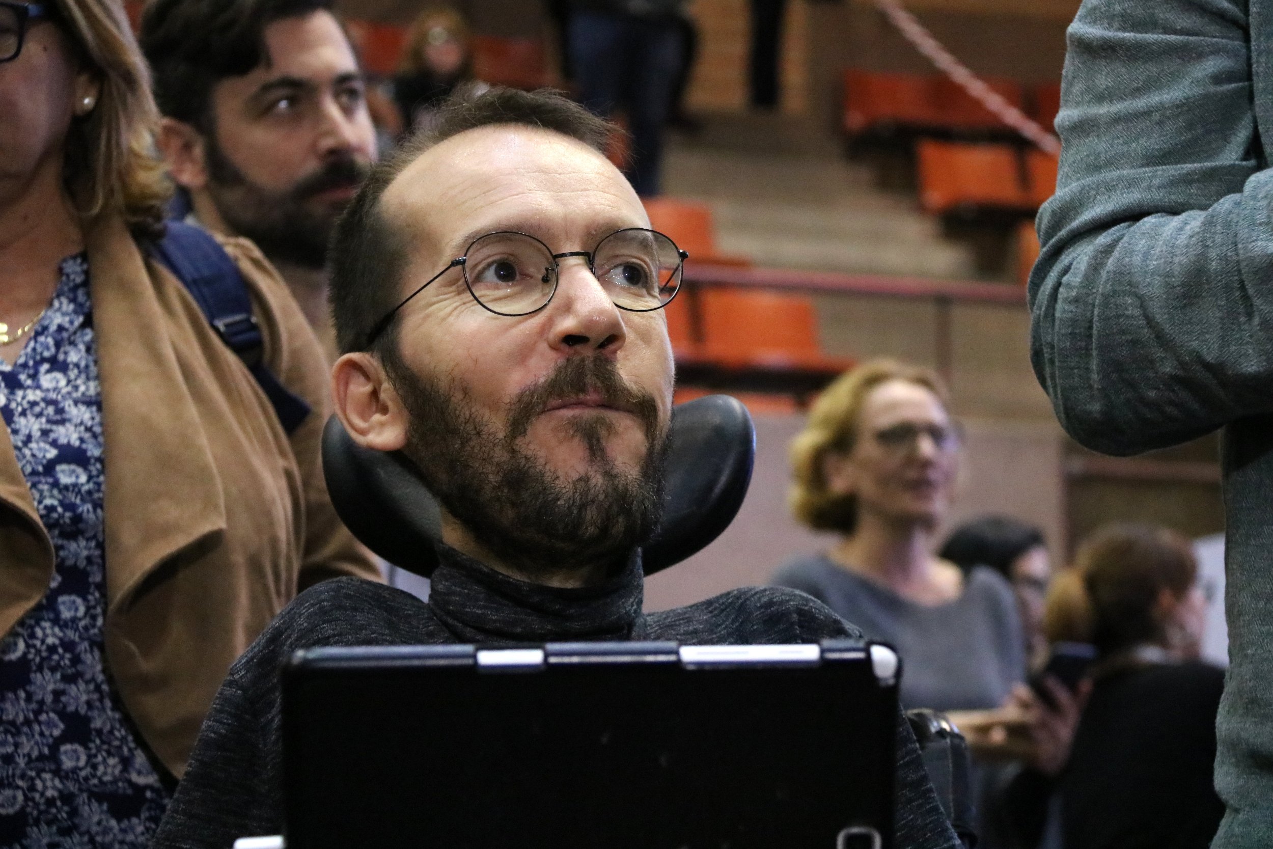 Echenique diu que si Errejón no deixa l'escó és perquè “d’alguna cosa ha de viure”