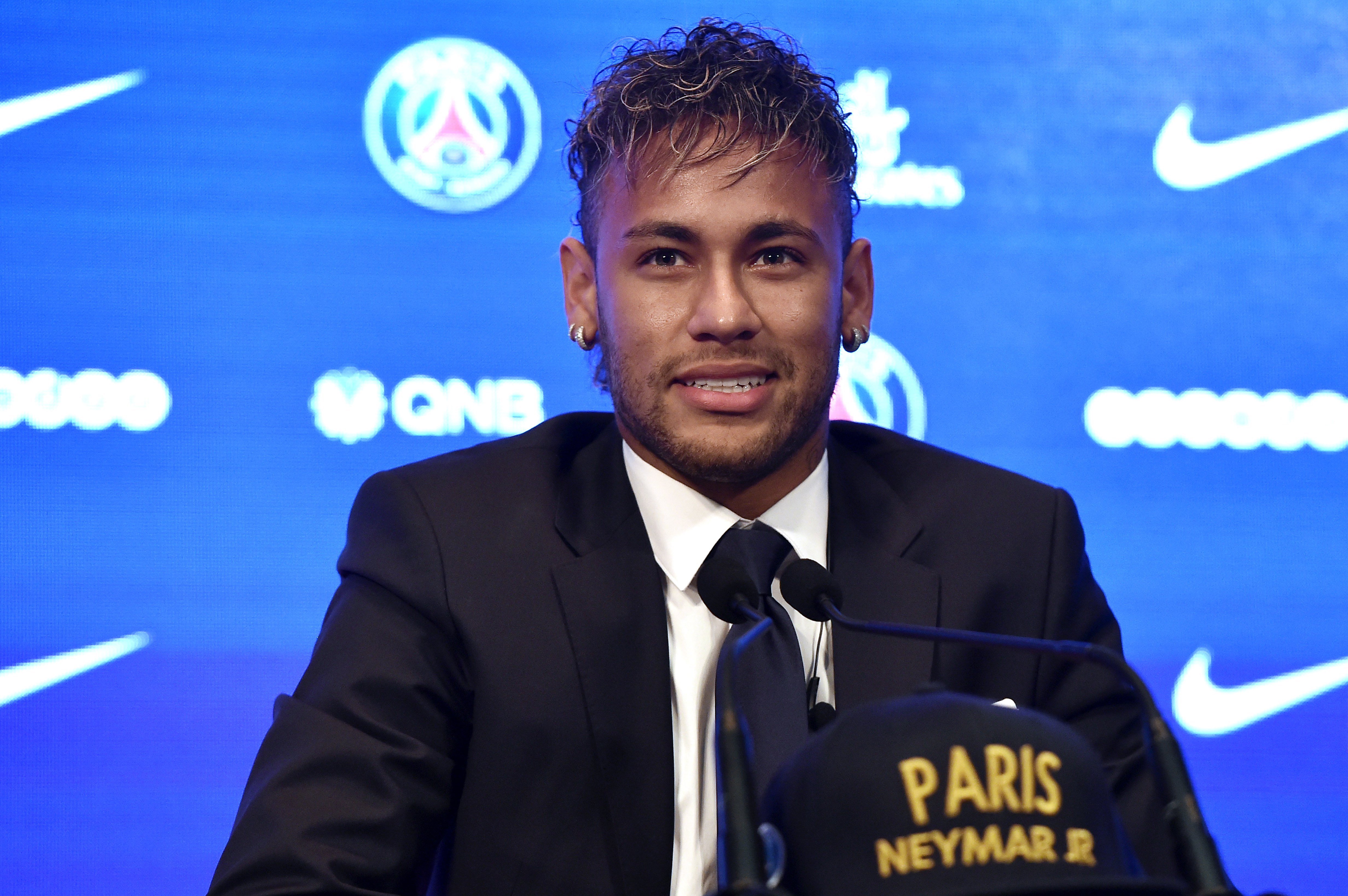 Neymar se presenta con el PSG: "No vengo por dinero"