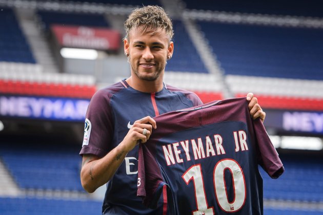 Neymar presentacio psg numero 10 EFE