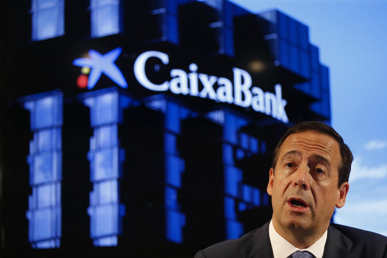 CaixaBank guanya 638 milions, un 9,9% menys per l'efecte Barclays