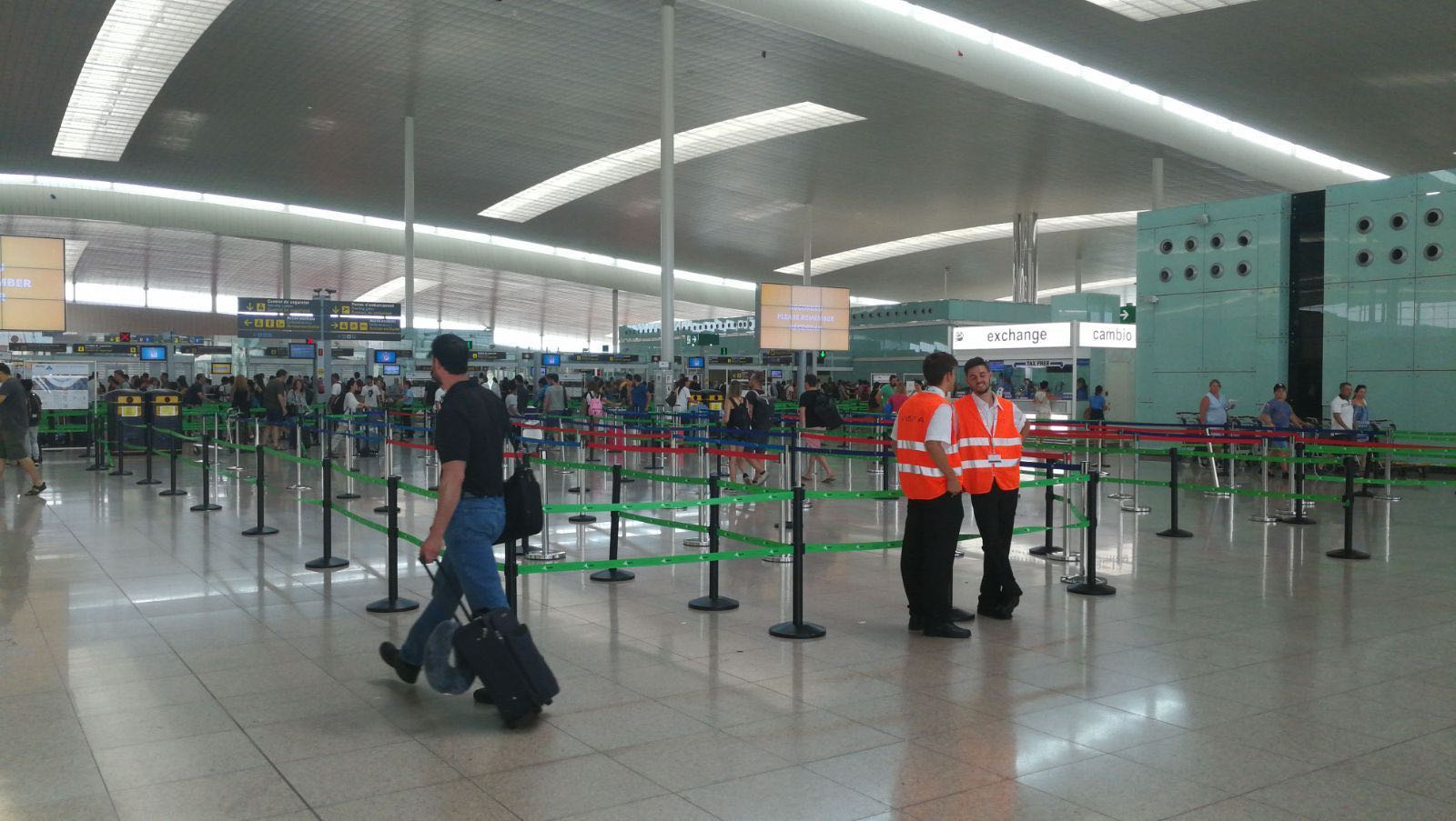 Normalidad relativa en la huelga por la tarde en el aeropuerto