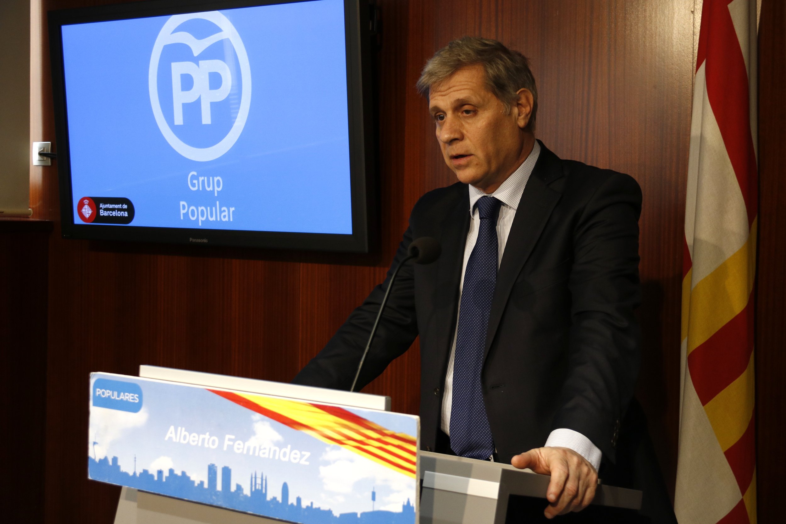 Alberto Fernández: "Ada Colau fa de caixer automàtic de Puigdemont"