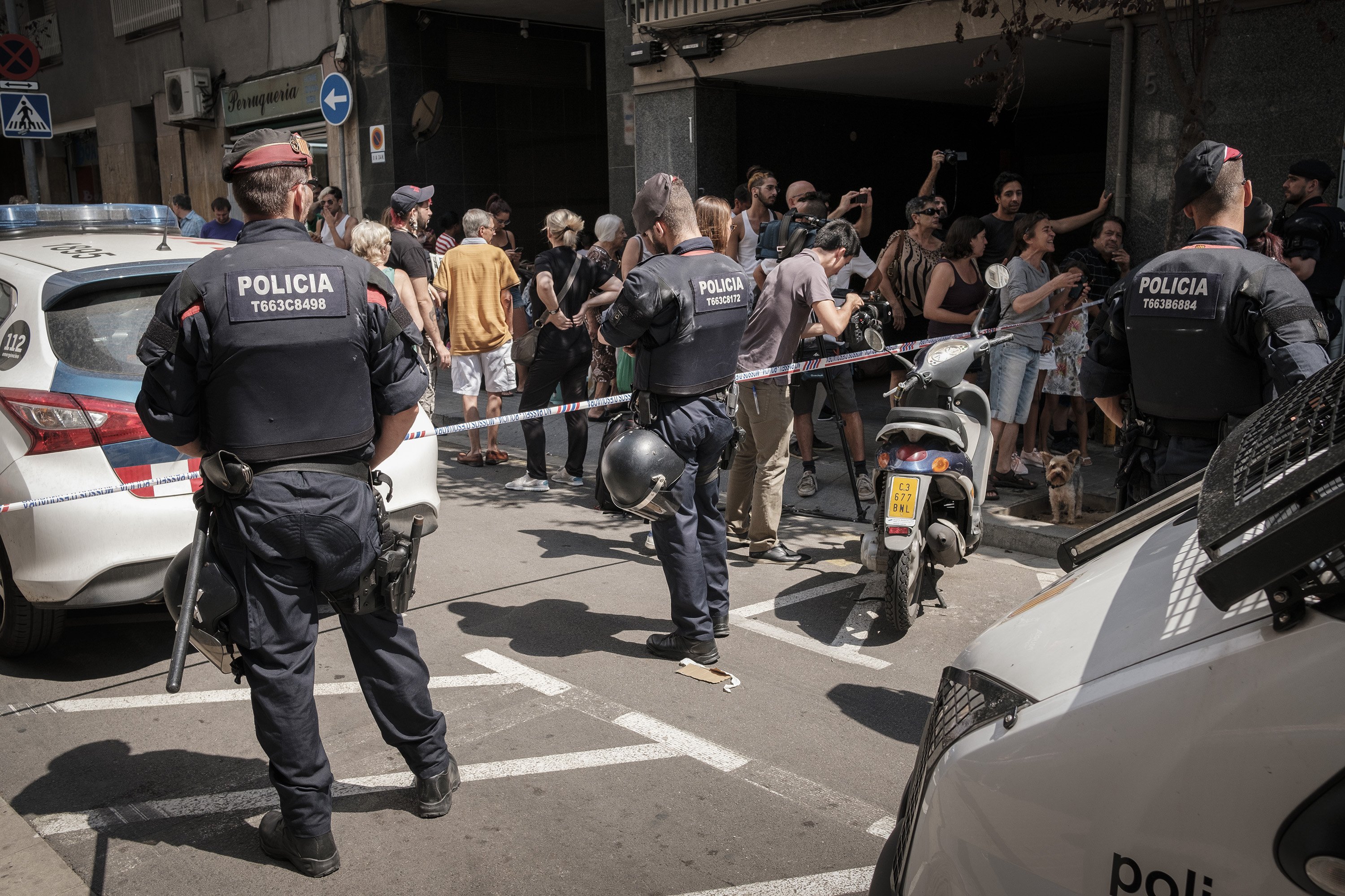 Polèmica a la xarxa per les traves que l'Estat ha posat als Mossos