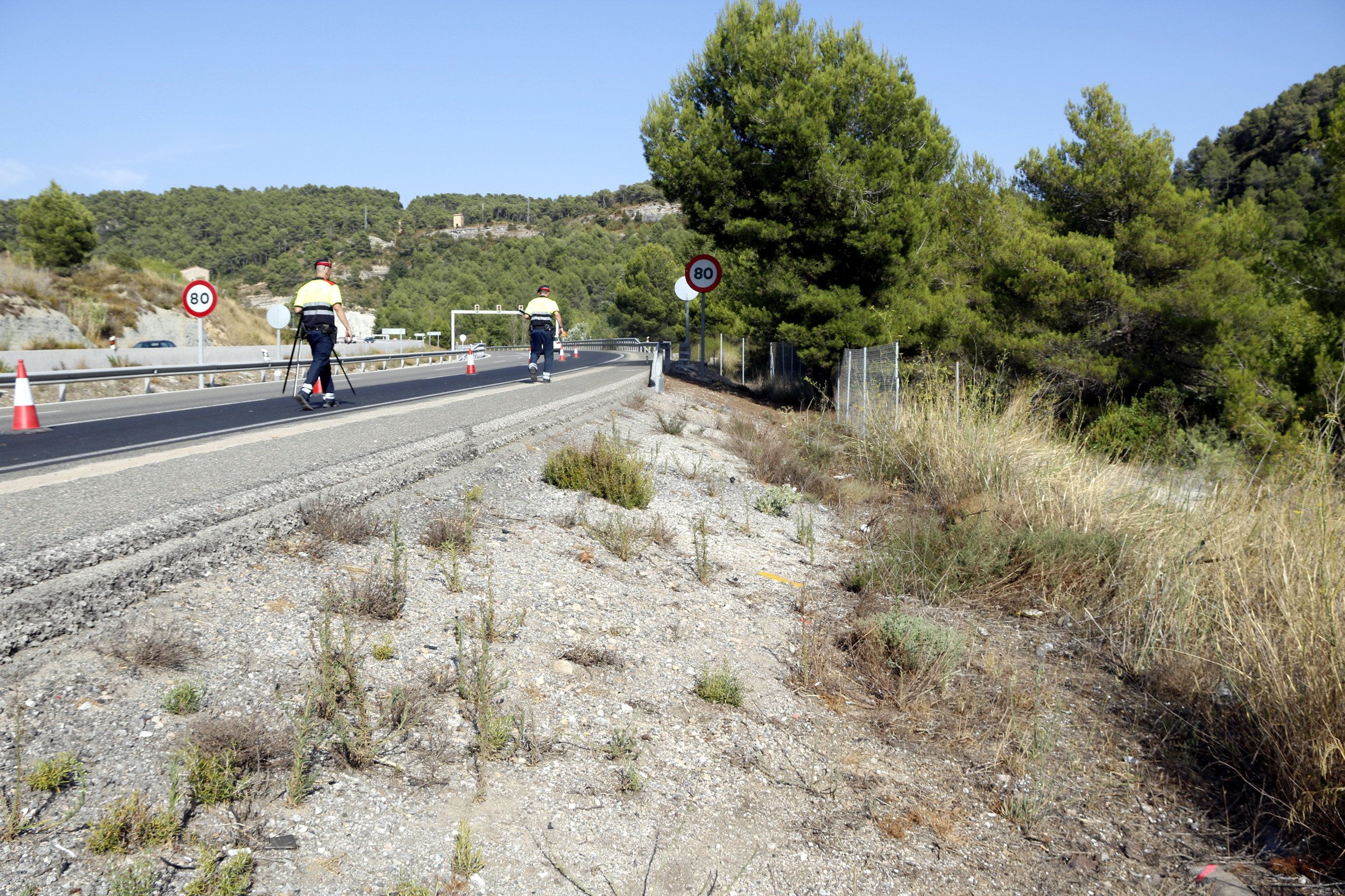 Detienen a un hombre por conducir en sentido contrario y provocar un accidente