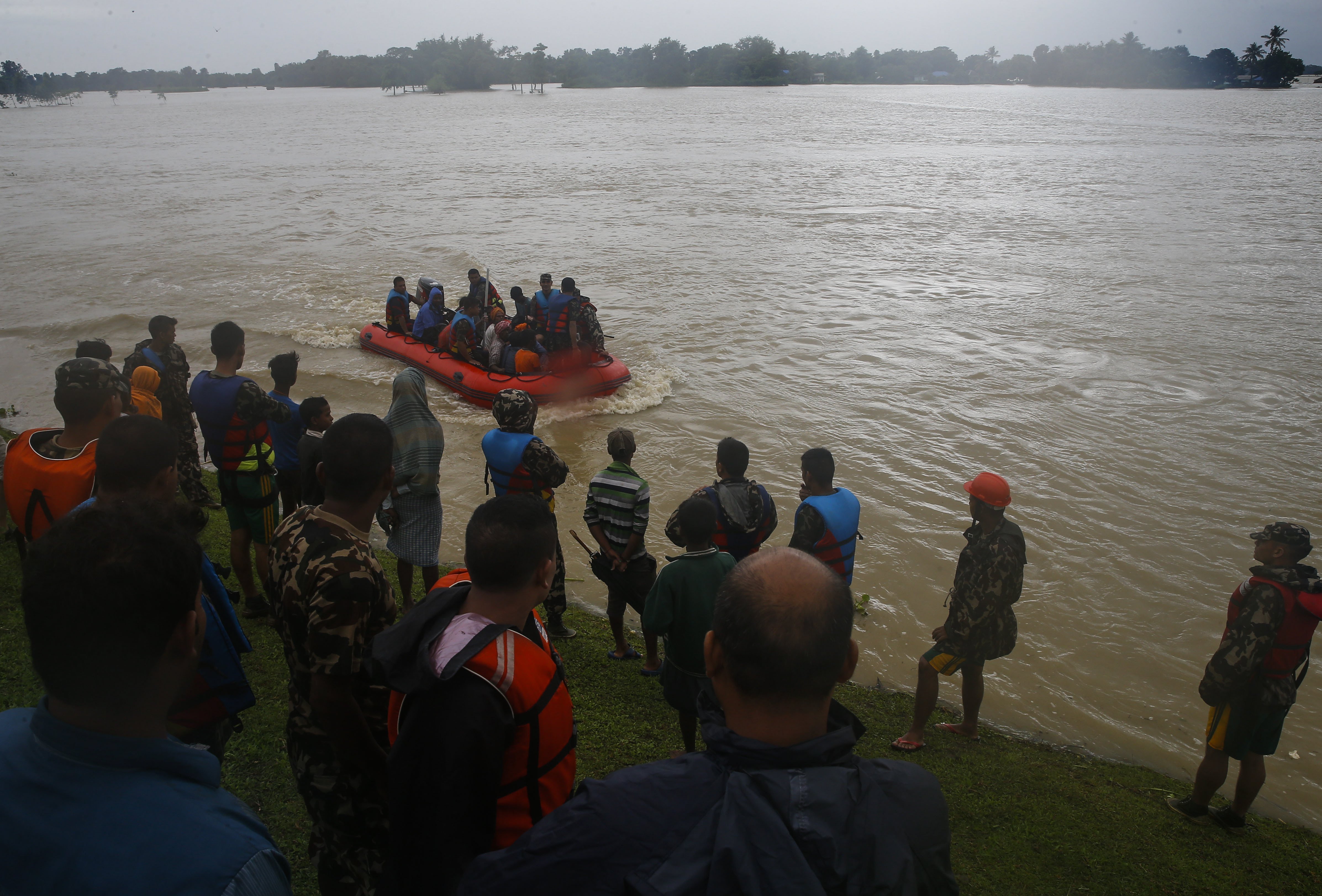 69 turistas españoles, aislados en Nepal por fuertes inundaciones