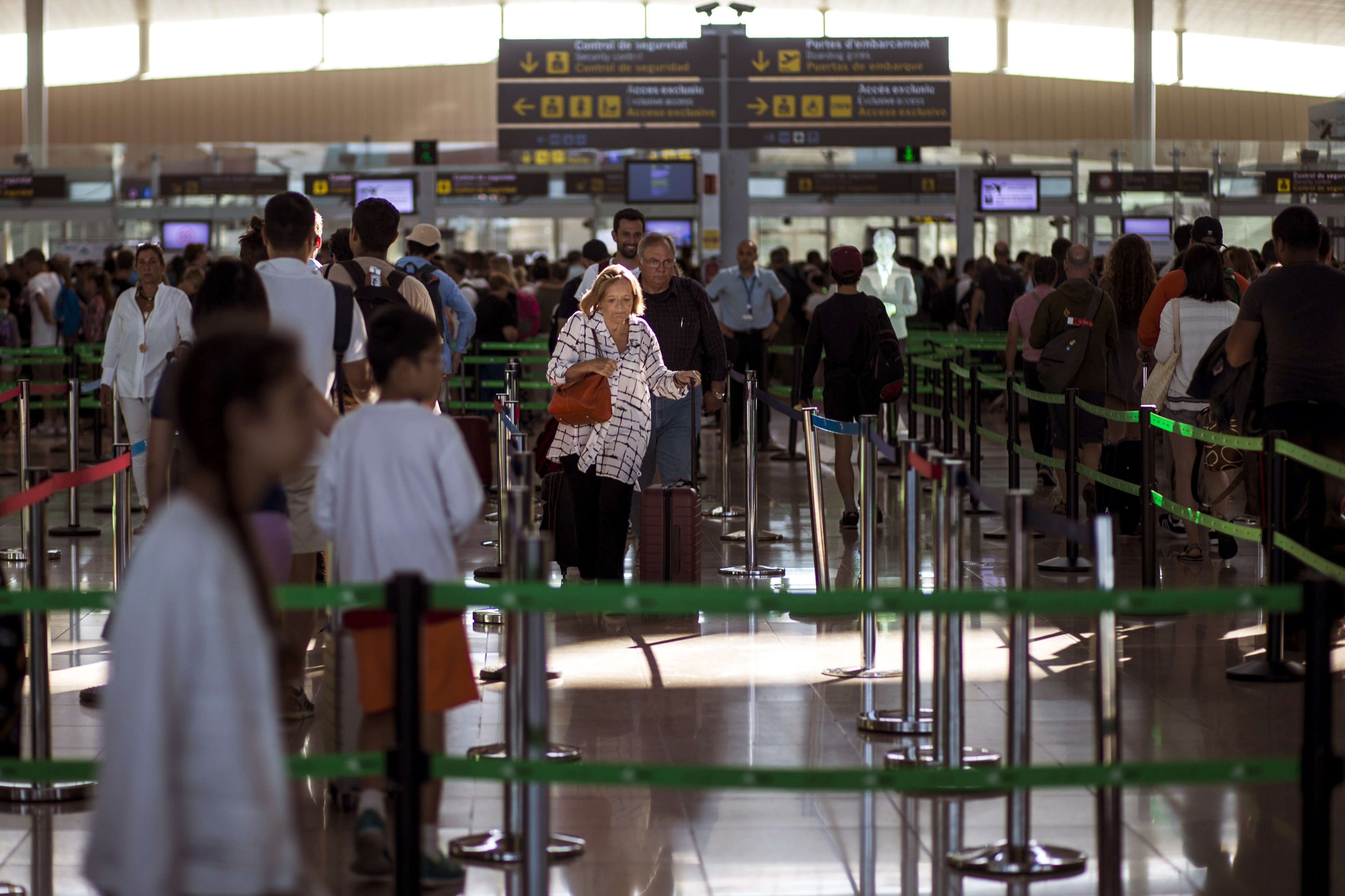 Eulen readmet els treballadors acomiadats i atura les sancions